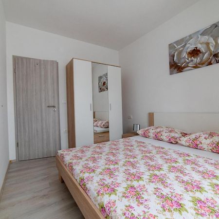 Mario Apartment Vir Bagian luar foto